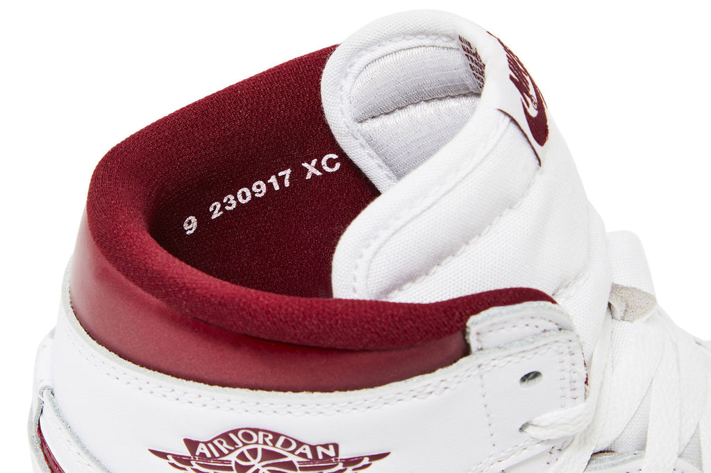 Air Jordan 1 Retro High '85 OG 'Metallic Burgundy' BQ4422-161