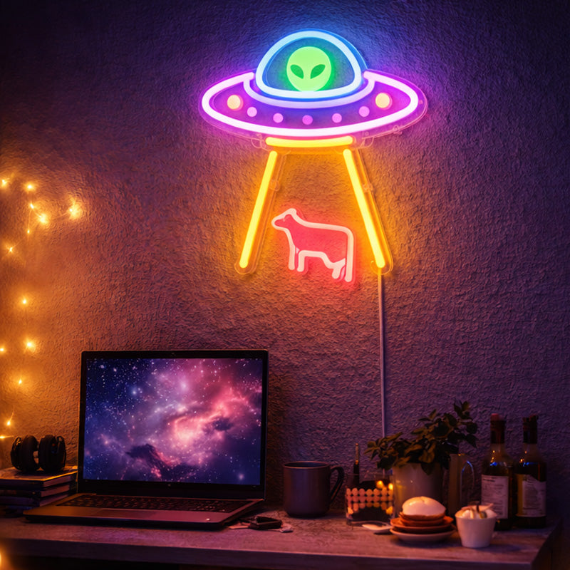 Alien UFO Neon Sign – Colorful Sci-Fi LED Wall Light with Beam Design