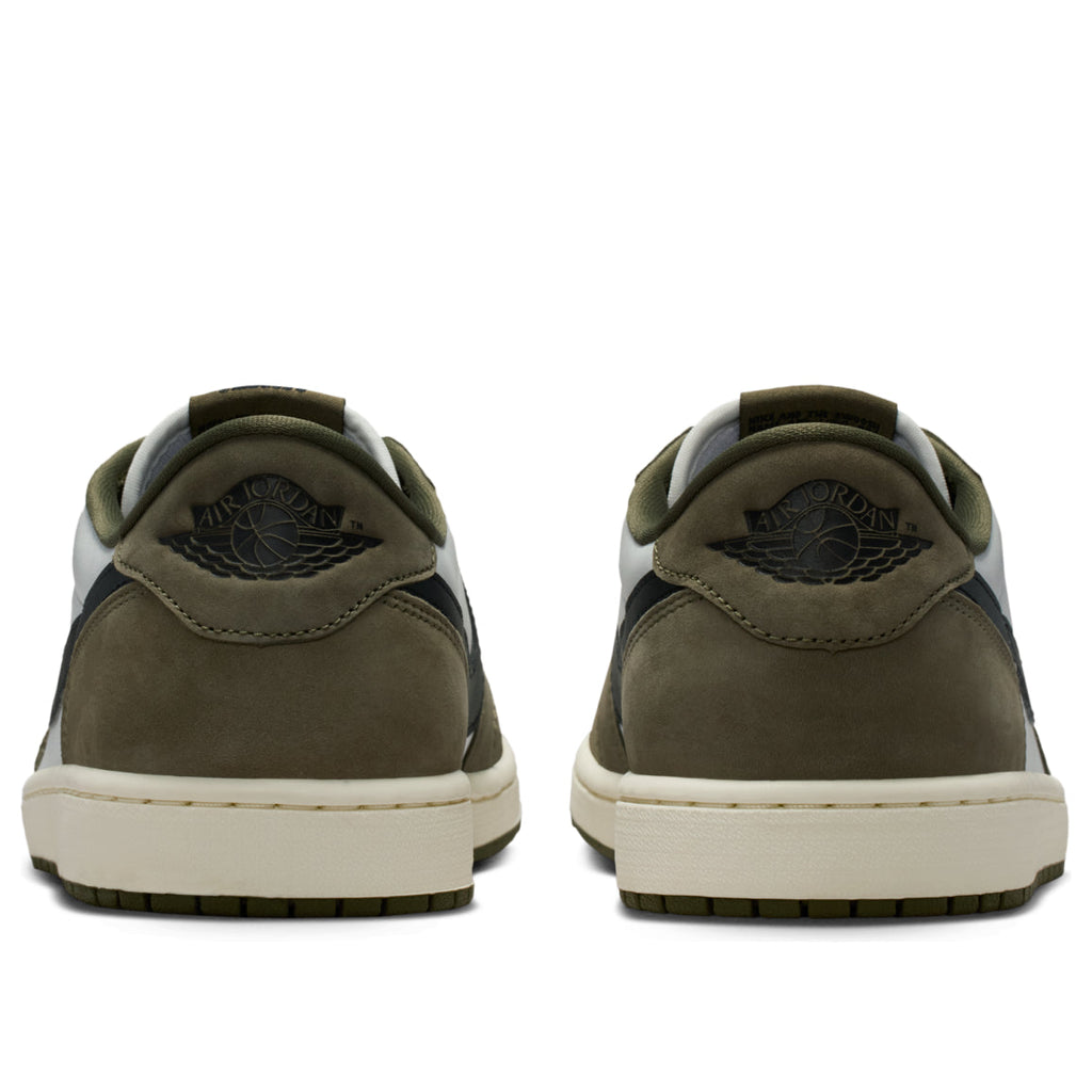 Air Jordan 1 Low OG 'Medium Olive'