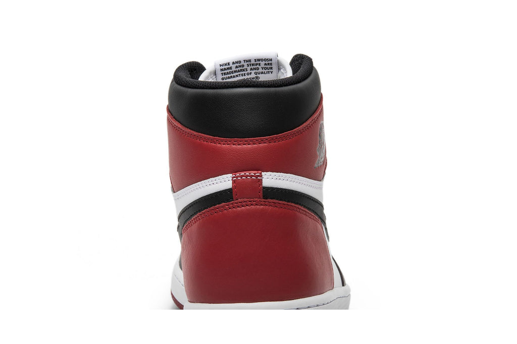 Air Jordan 1 Retro High OG Black Toe (2016 edition) 555088-125