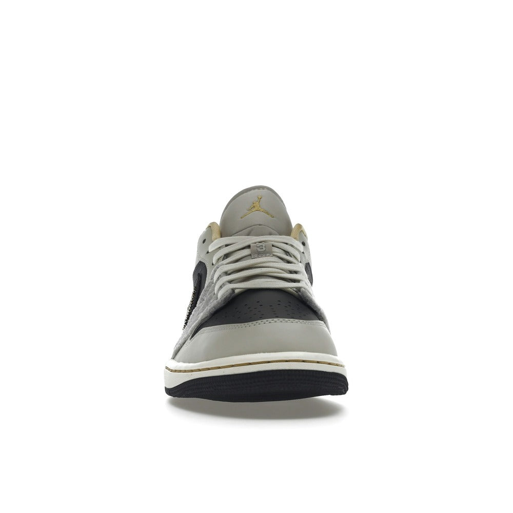 Air Jordan 1 Low SE Beaded Swoosh DV1762-001