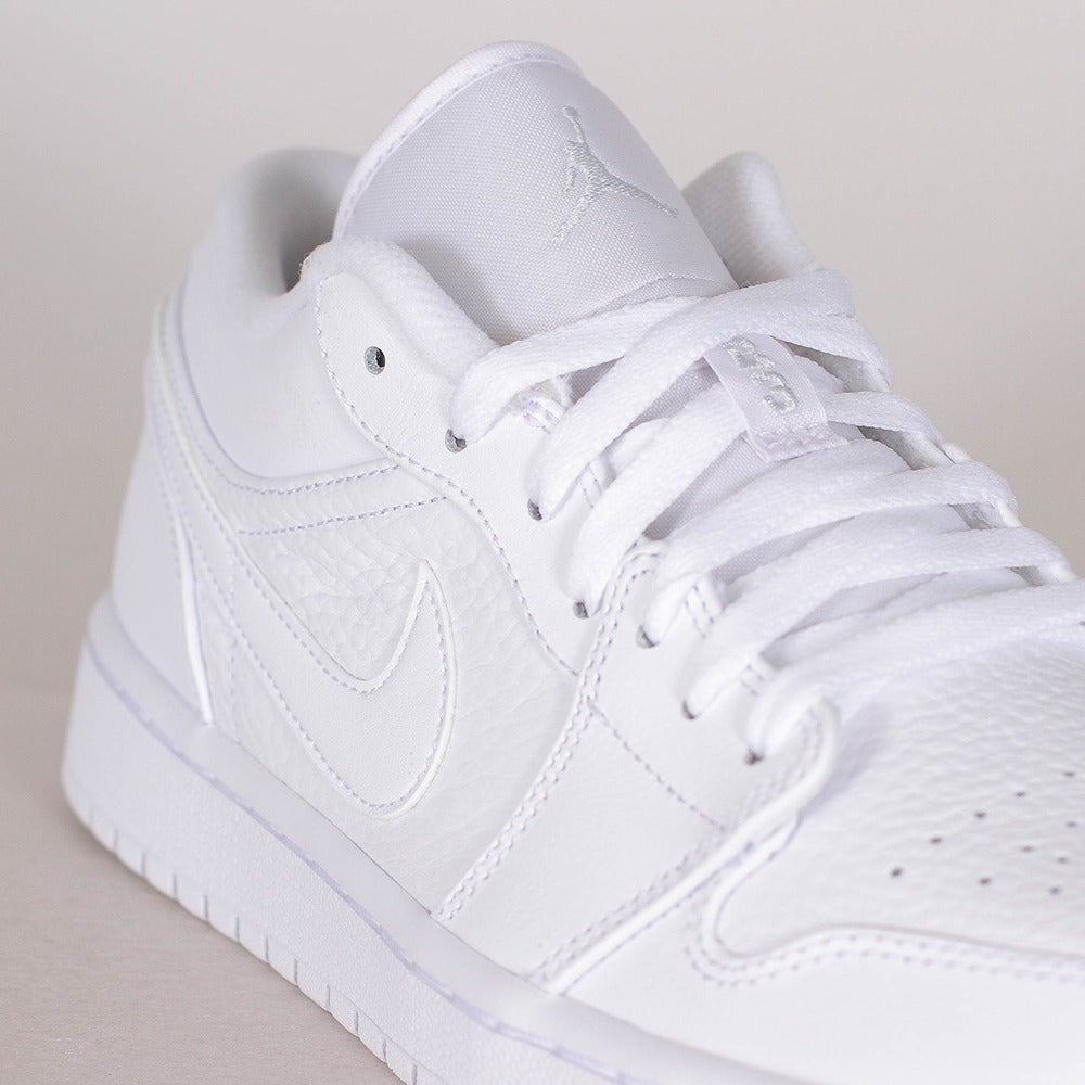 Air Jordan 1 Retro Low Pure Platinum 553558-170