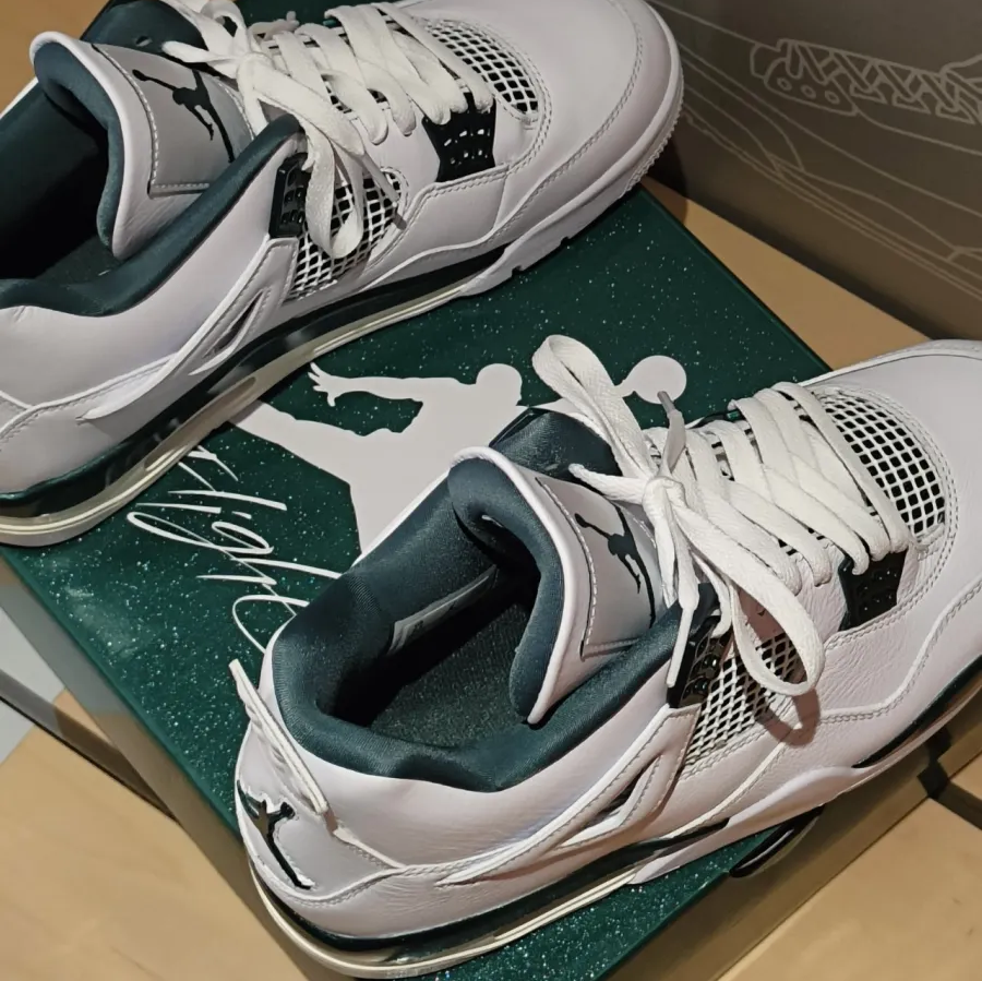 Air Jordan 4 Retro 'Oxidized Green' FQ8138-103