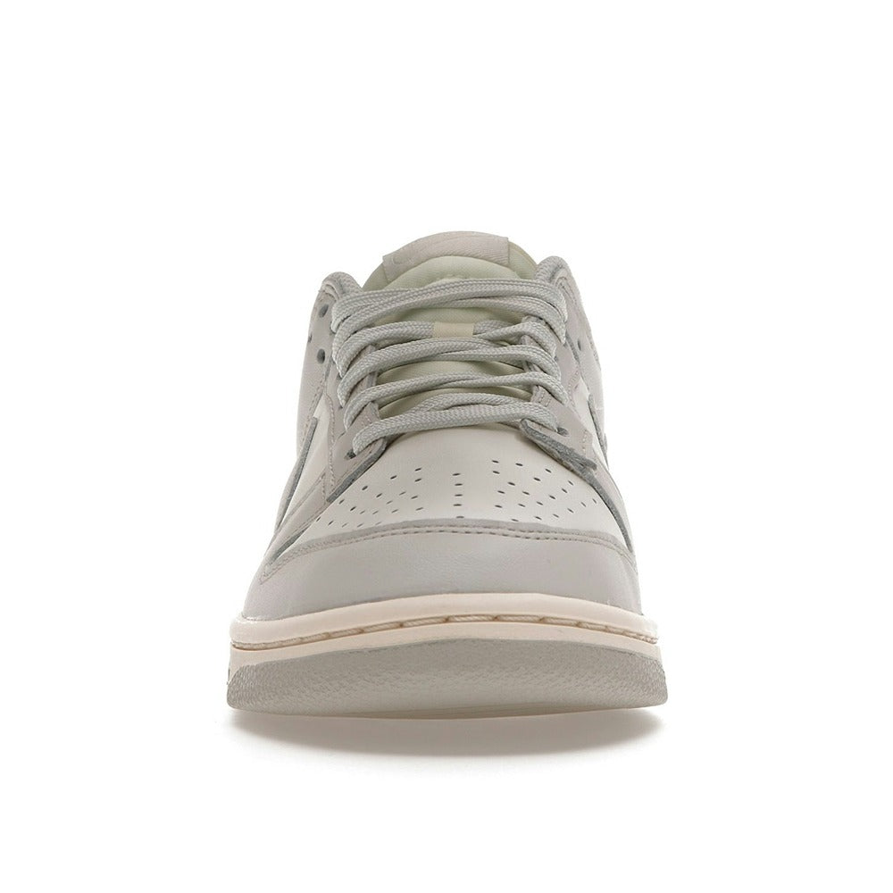 Nike Dunk Low Light Bone (Women Exclusive) DD1503-107