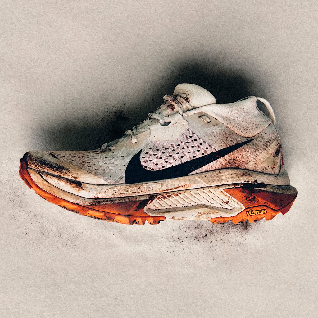 Nike ACG Zegama Summit White Phantom Safety Orange Black HV8113-103