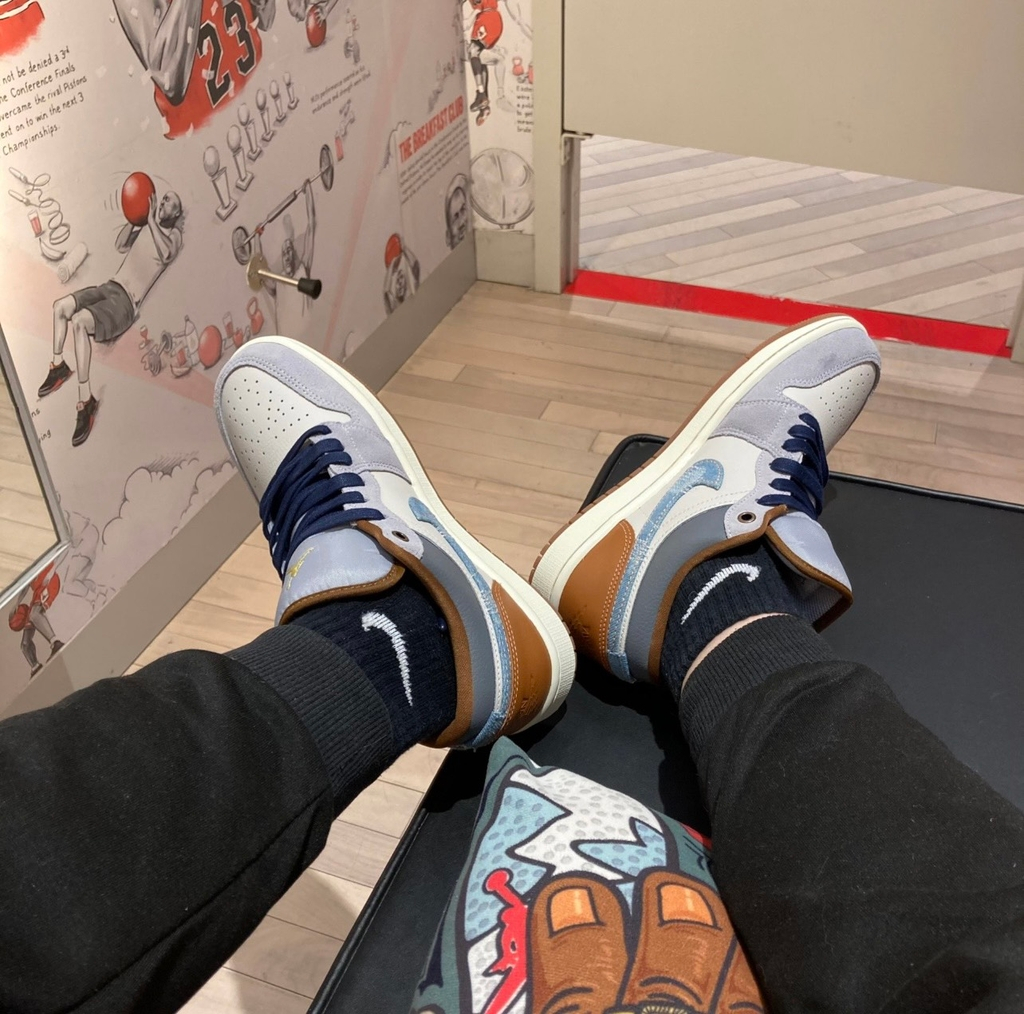 Air Jordan 1 Low SE 'Repaired Denim Swoosh' FZ5042-041